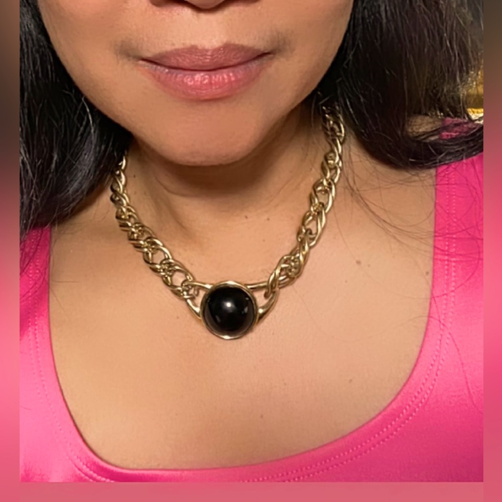 Vintage Trifari collectible jewelry Gold tone Black cabochon chocker necklace